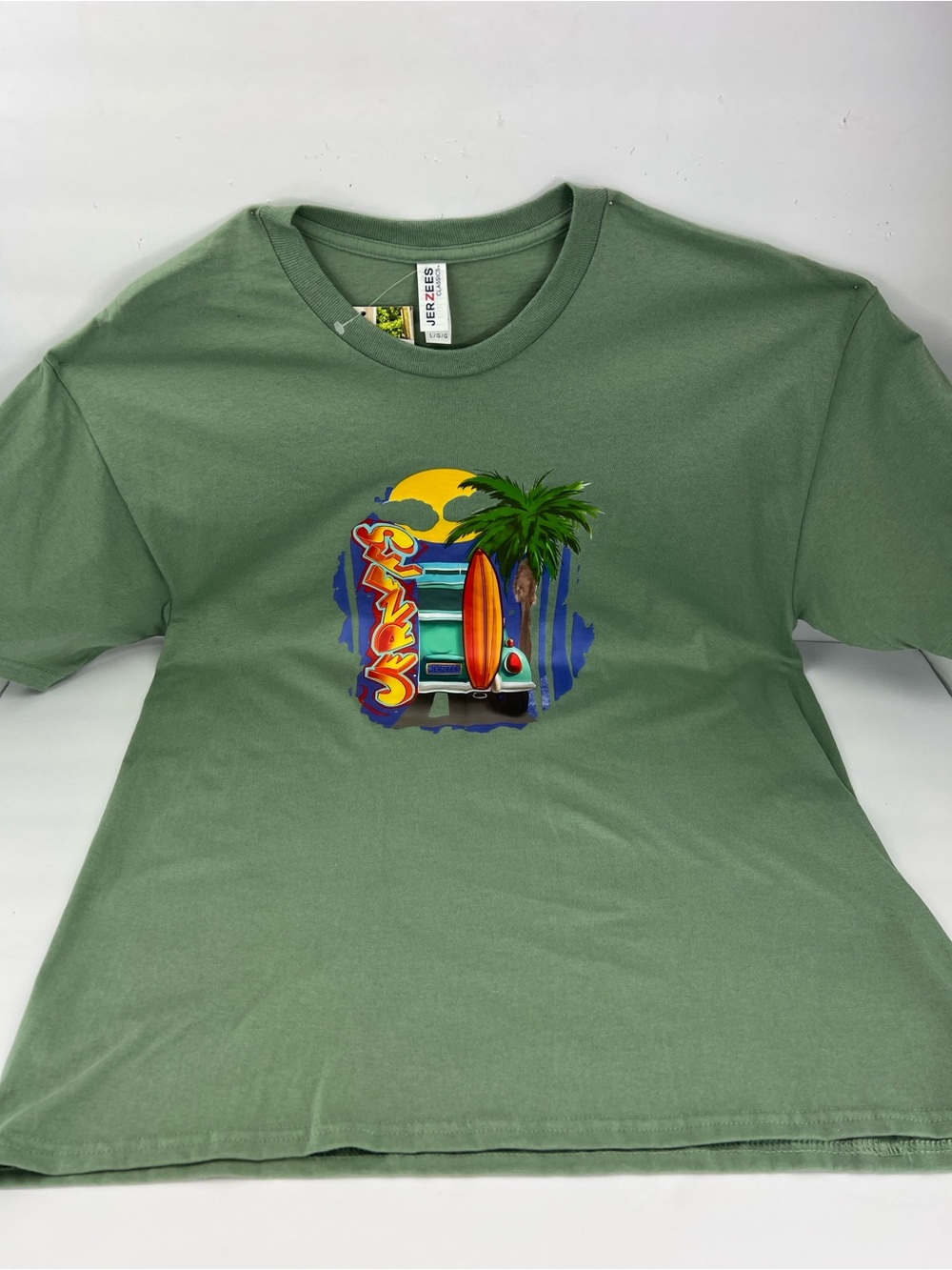JERZEES, VINTAGE SAGE GREEN, RETRO COLORFUL CAR & PALM TREE TEE SHIRT, SIZE LARG